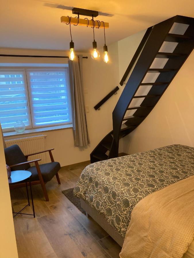 Les Duplex De La Place Des Ecoles Spa Esterno foto