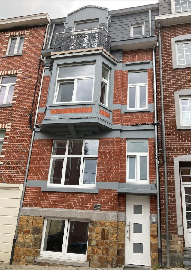 Les Duplex De La Place Des Ecoles Spa Esterno foto