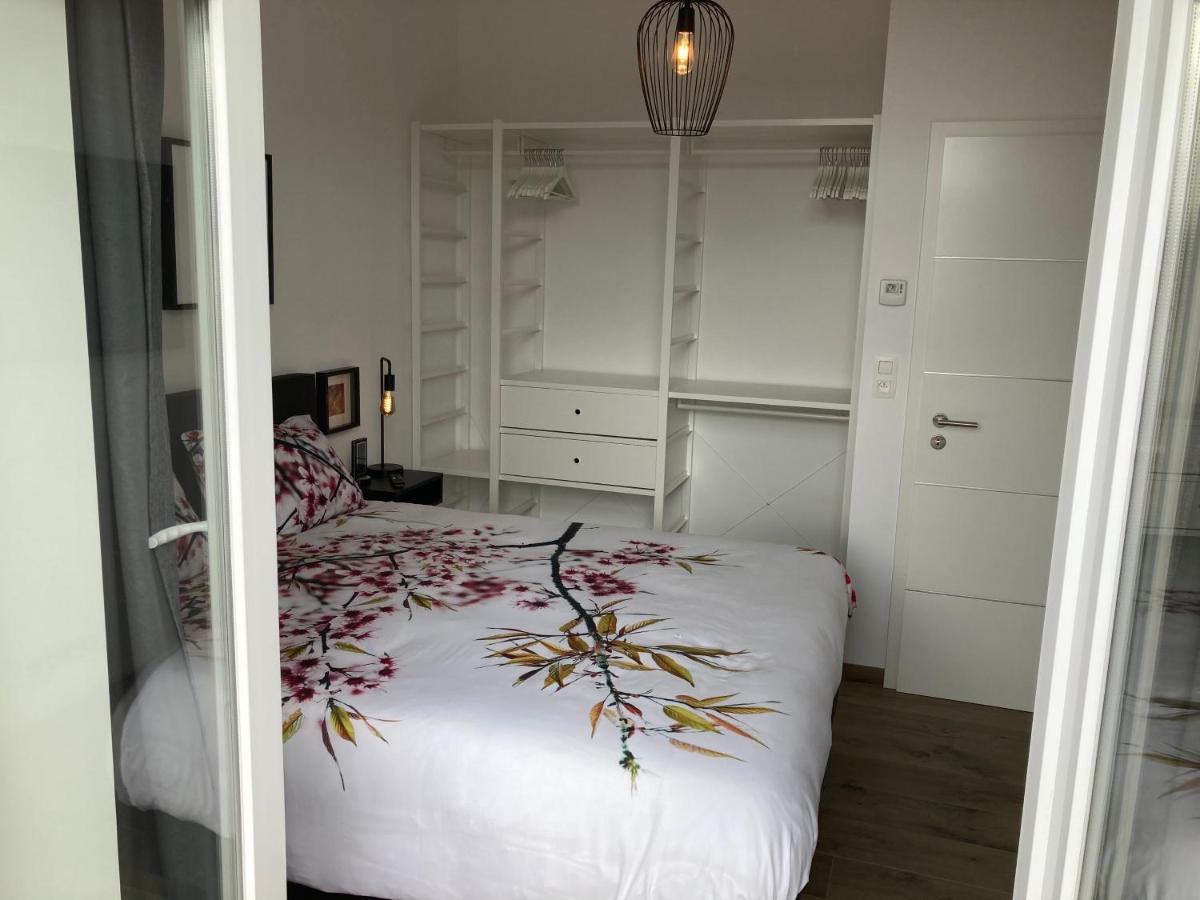 Les Duplex De La Place Des Ecoles Spa Esterno foto