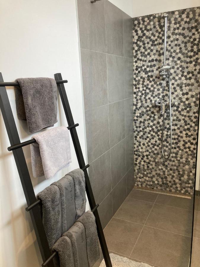 Les Duplex De La Place Des Ecoles Spa Esterno foto