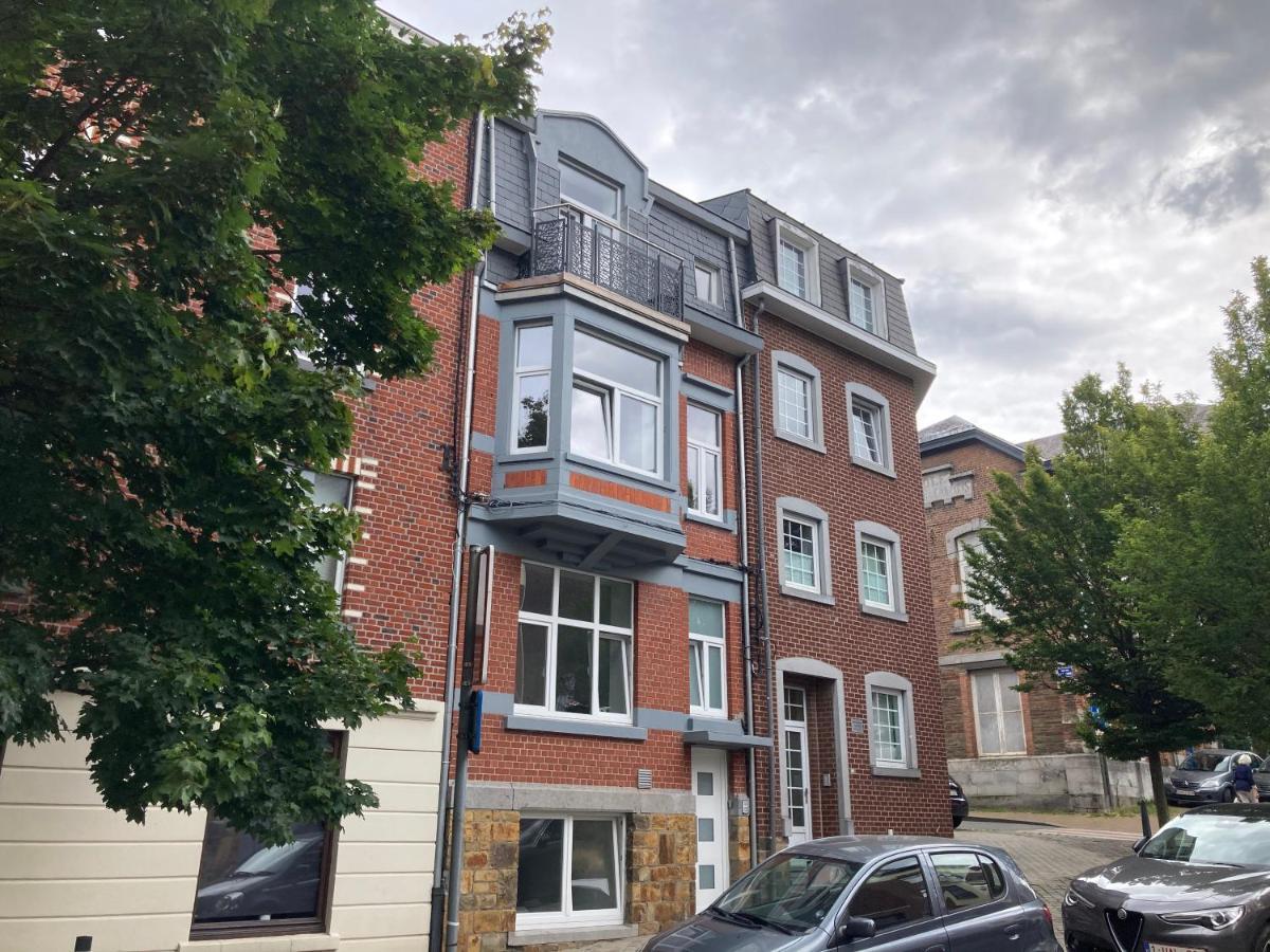 Les Duplex De La Place Des Ecoles Spa Esterno foto