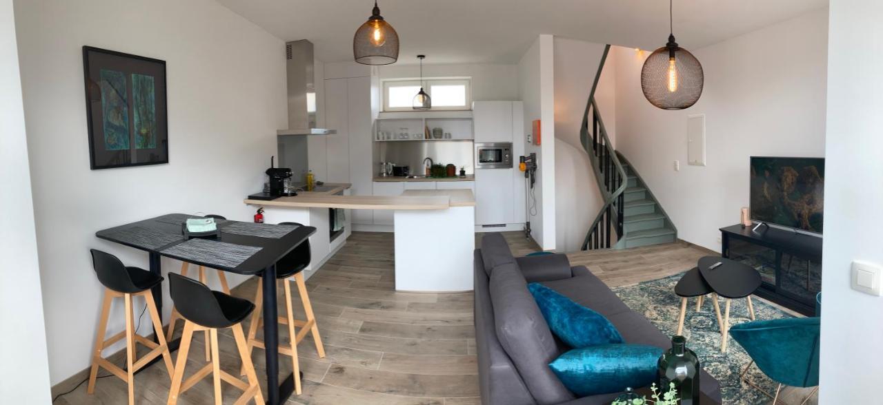 Les Duplex De La Place Des Ecoles Spa Esterno foto