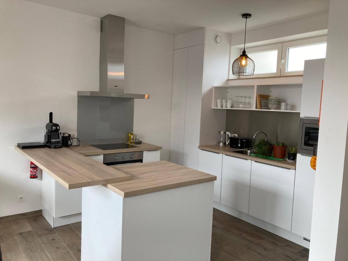 Les Duplex De La Place Des Ecoles Spa Esterno foto