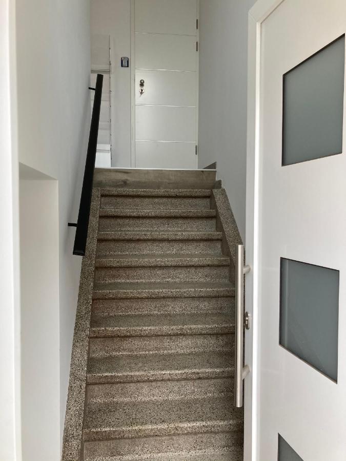 Les Duplex De La Place Des Ecoles Spa Esterno foto