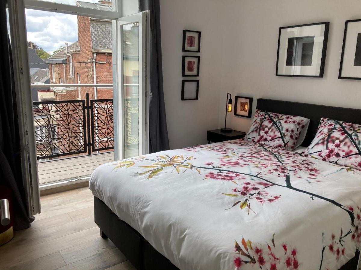 Les Duplex De La Place Des Ecoles Spa Esterno foto