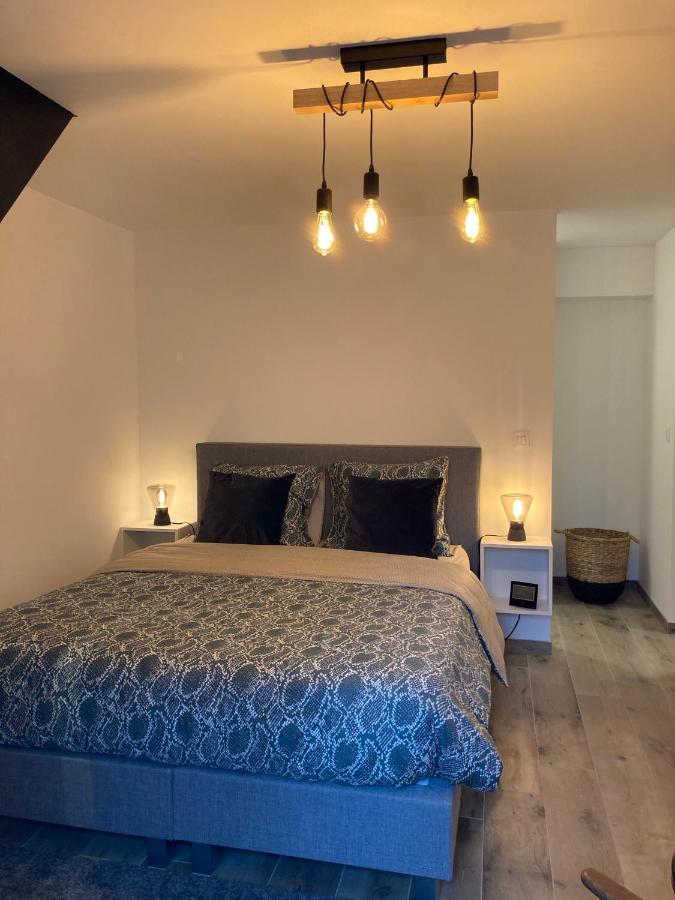 Les Duplex De La Place Des Ecoles Spa Esterno foto