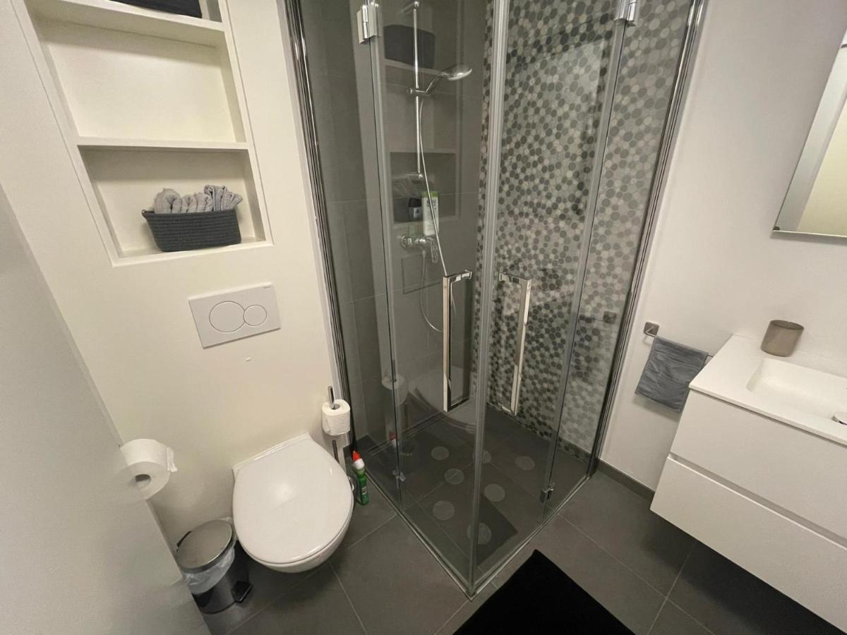 Les Duplex De La Place Des Ecoles Spa Esterno foto