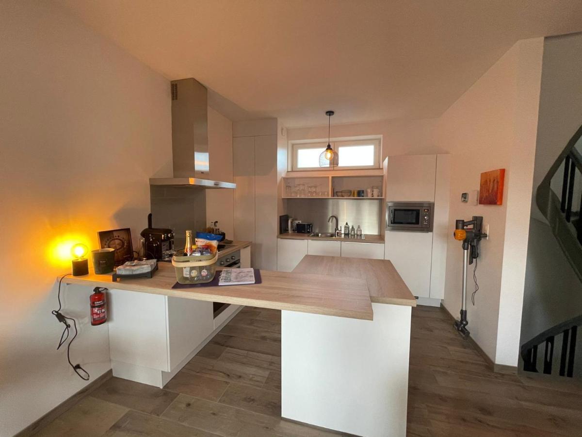 Les Duplex De La Place Des Ecoles Spa Esterno foto