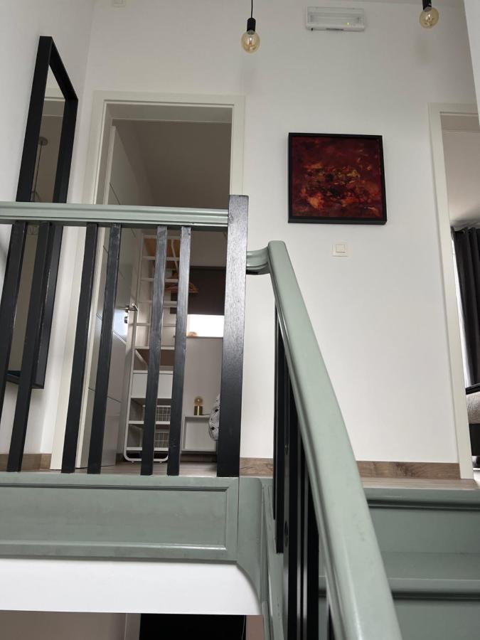 Les Duplex De La Place Des Ecoles Spa Esterno foto