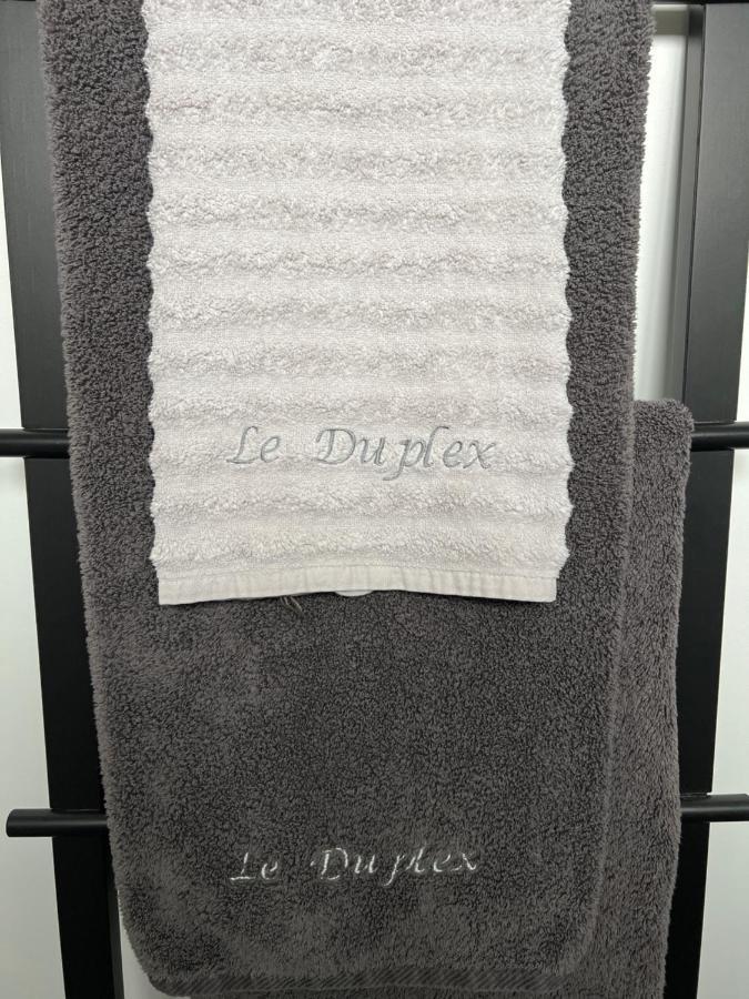 Les Duplex De La Place Des Ecoles Spa Esterno foto