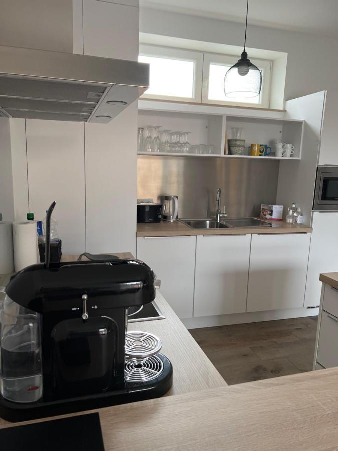 Les Duplex De La Place Des Ecoles Spa Esterno foto