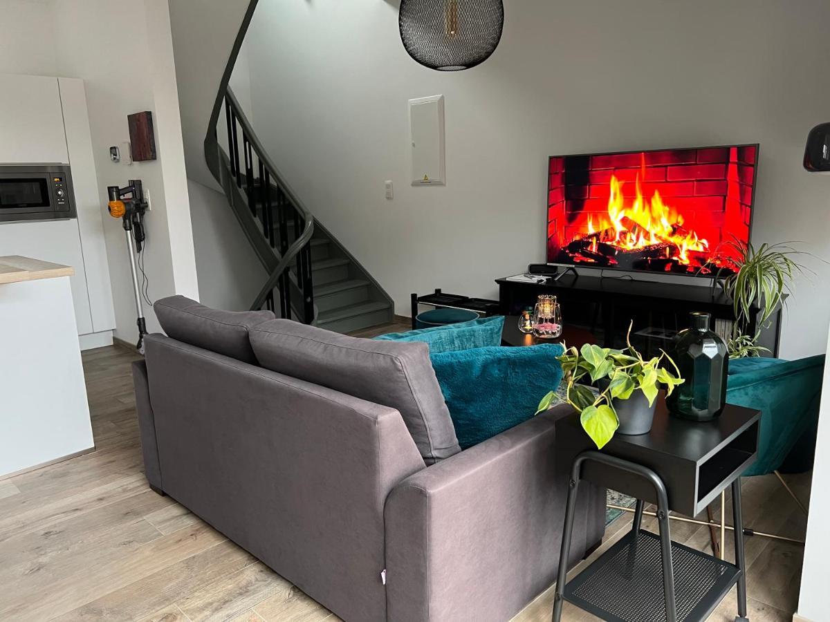 Les Duplex De La Place Des Ecoles Spa Esterno foto