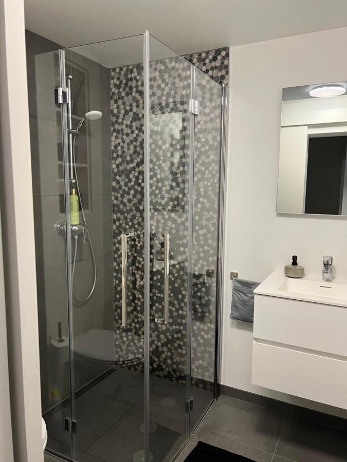 Les Duplex De La Place Des Ecoles Spa Esterno foto