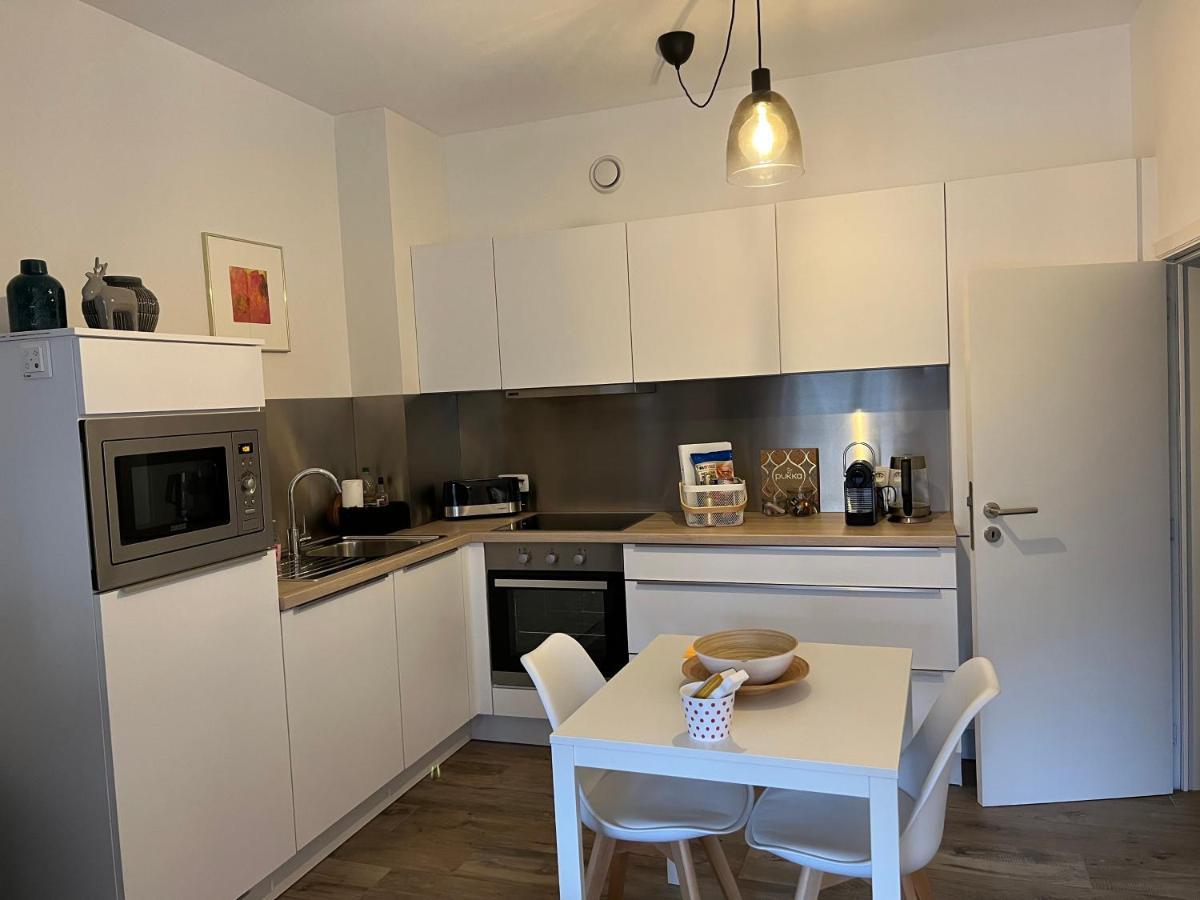 Les Duplex De La Place Des Ecoles Spa Esterno foto